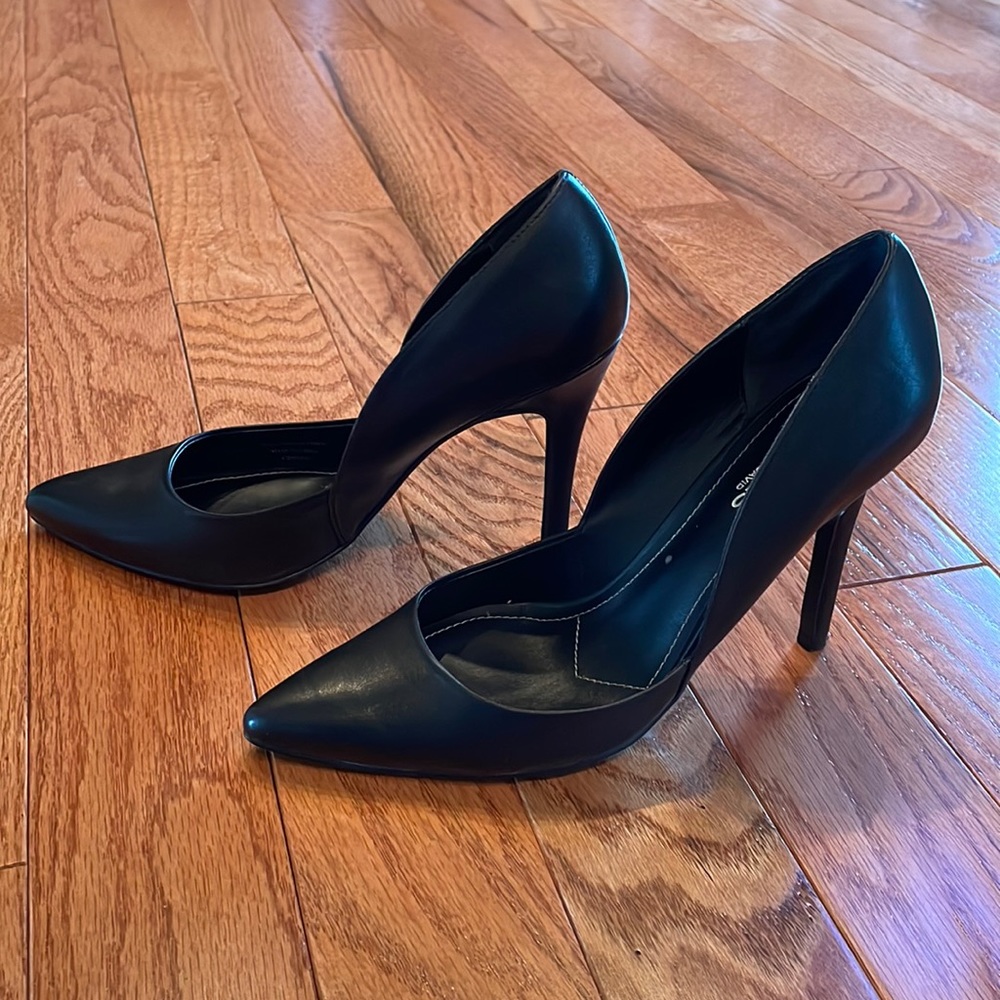 Charles David black heels size 8.5